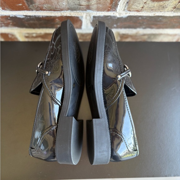 Vince Camuto Elpia Black Patent Leather Loafers Silver Chain Size 8 NWOT - Picture 11 of 14